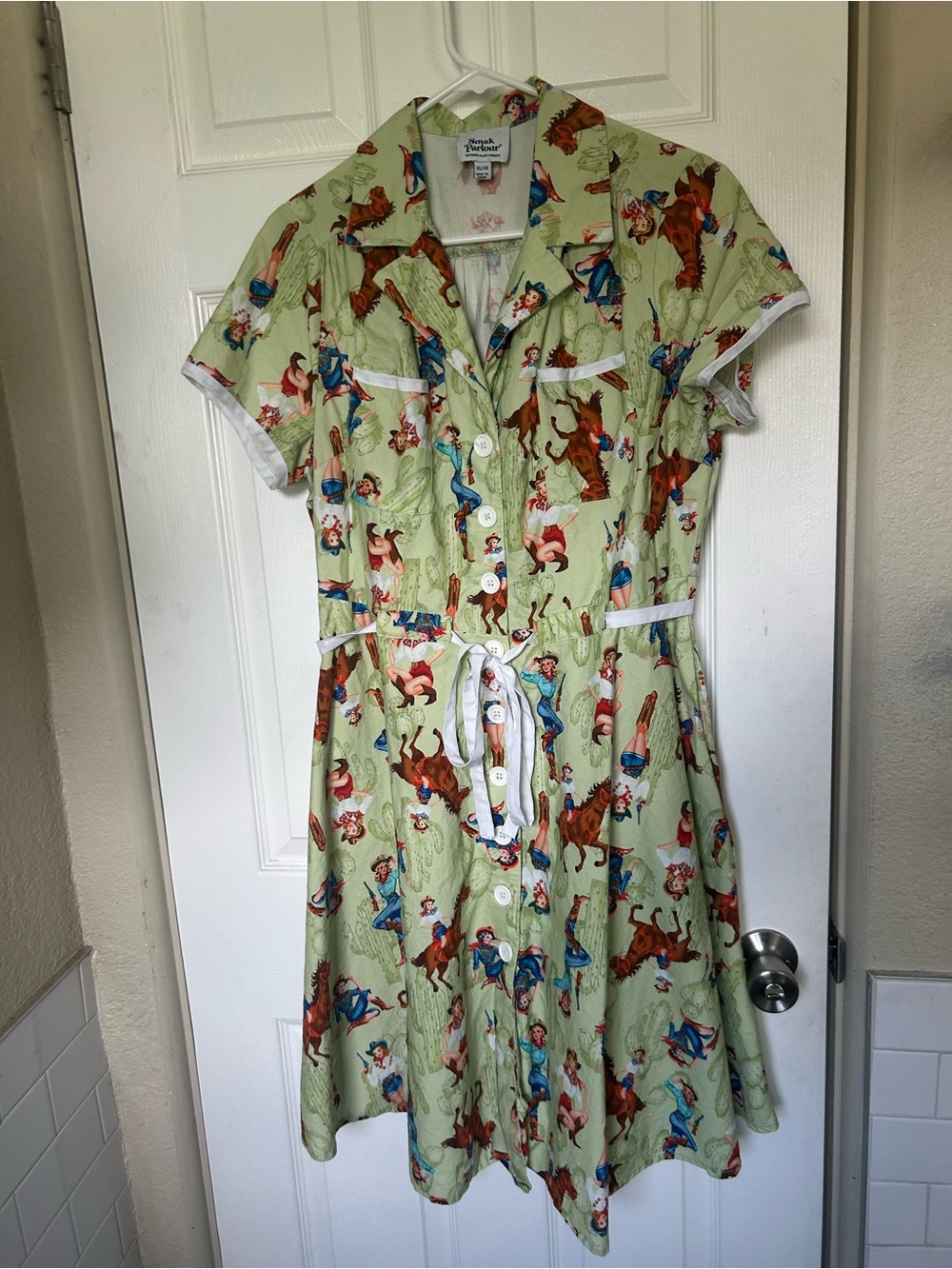 Smak Parlour Western Pinup Button up Dress with tie front waist and pockets. XL